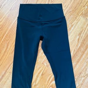 Lululemon aligne crop leggings